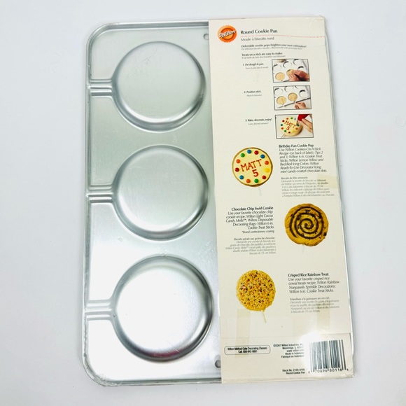 New Wilton Round Cookie Pan - Picture 2 of 4